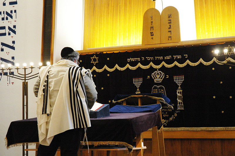 Mahnwache an der Synagoge